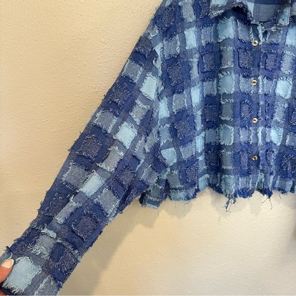 White Birch Blue Checkered Textured Button Down Shirt - Picture 4 of 12